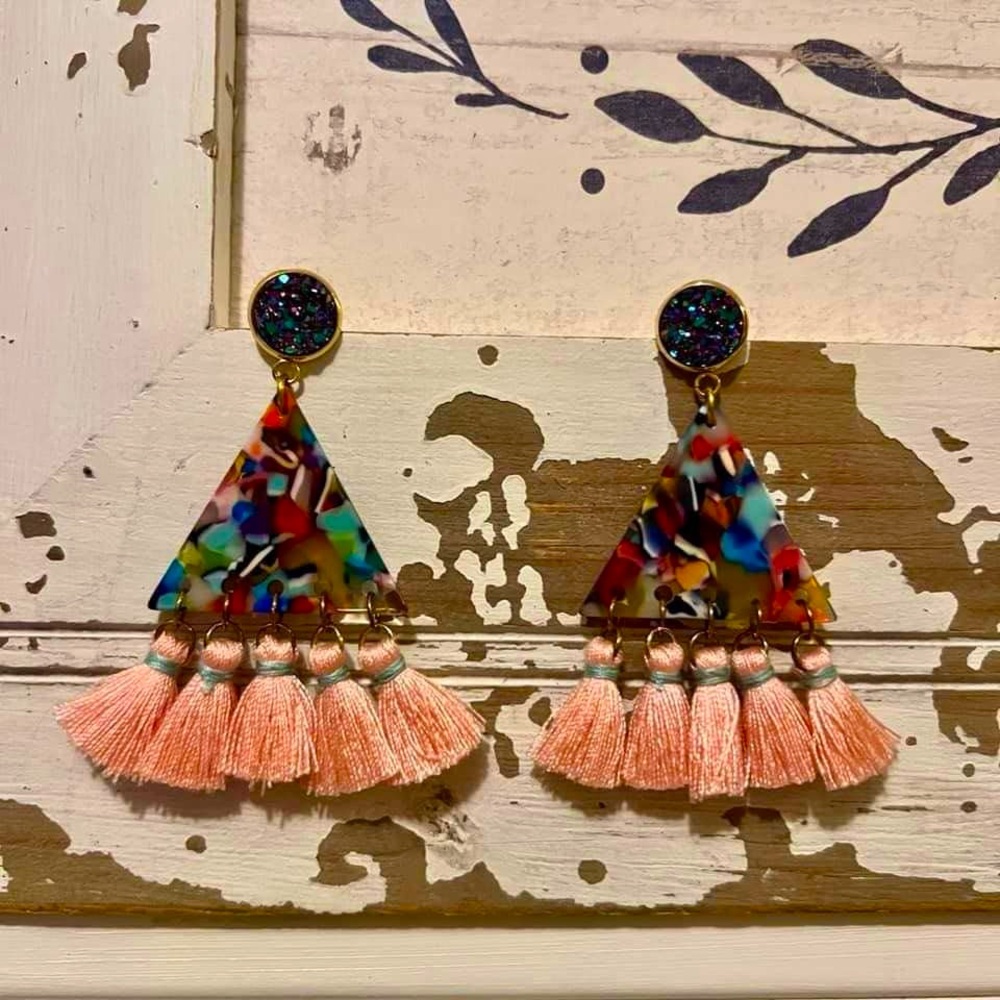 Lightweight dangle earrings